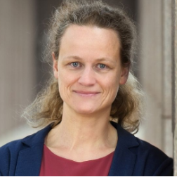 Portrait Prof. Dr. Kirsten Bacia